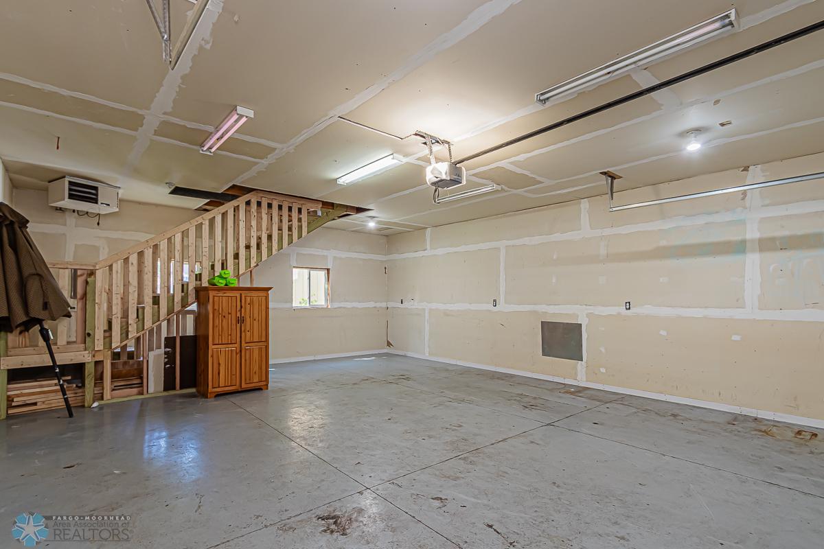 611 5th Ave S, Moorhead, MN 56560-31.jpg
