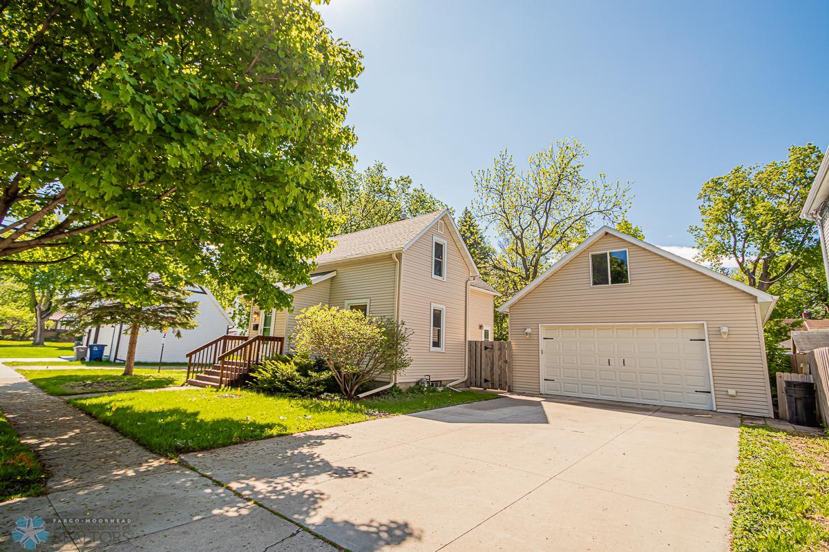 611 5th Ave S, Moorhead, MN 56560-36.jpg
