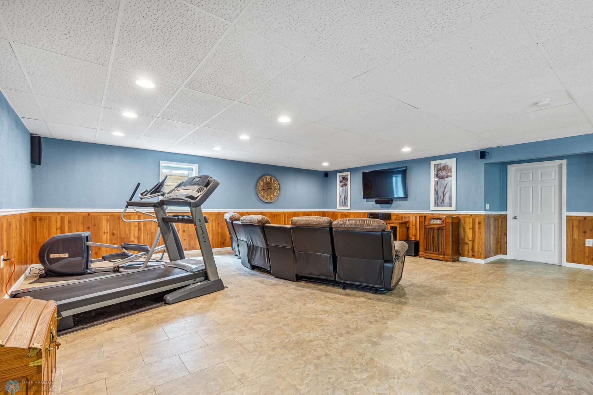HUGE Walkout basement family room - with in-foor heat!