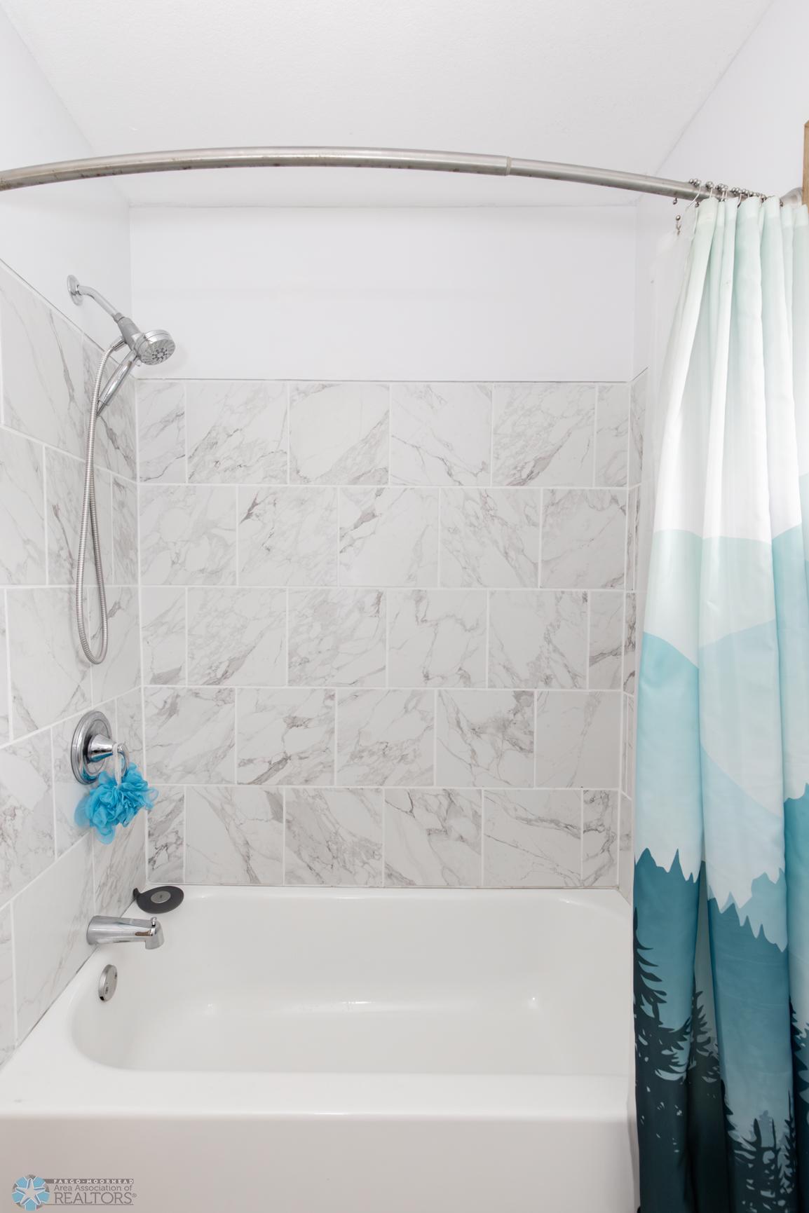 Bathroom 1 - Tiled shower