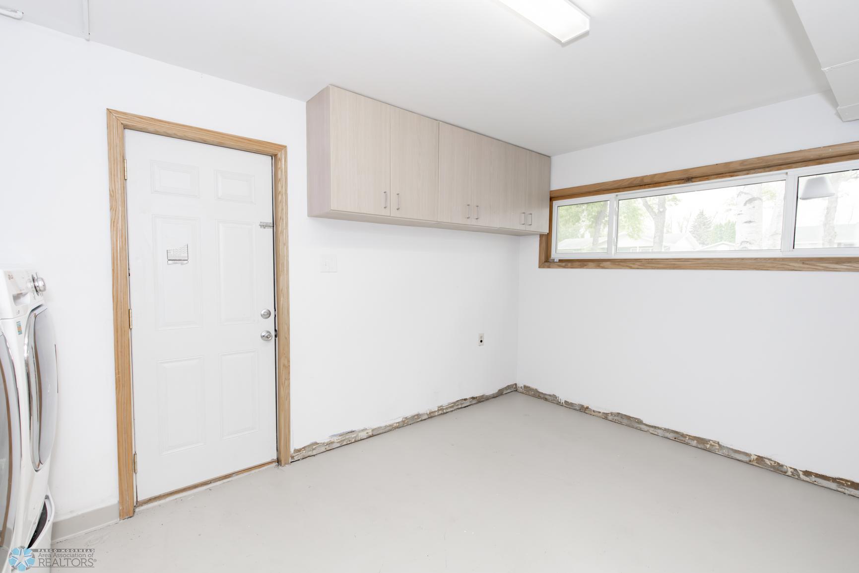 Laundry and Utility Room - Storage Space!