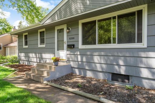 8208 32nd Place N, Crystal, MN 55427