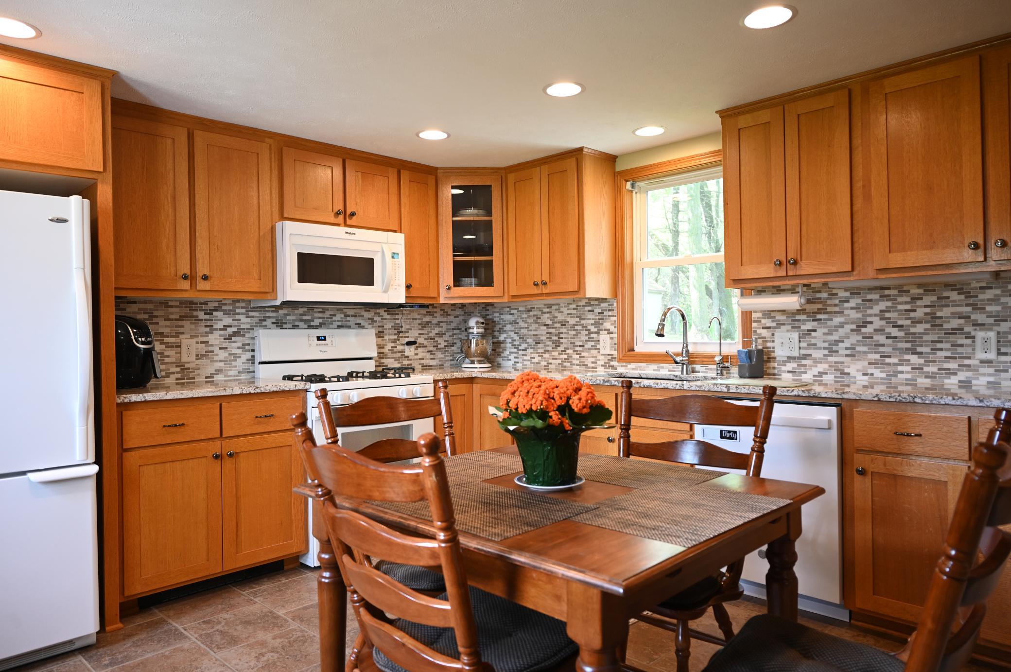 Kitchen dining area