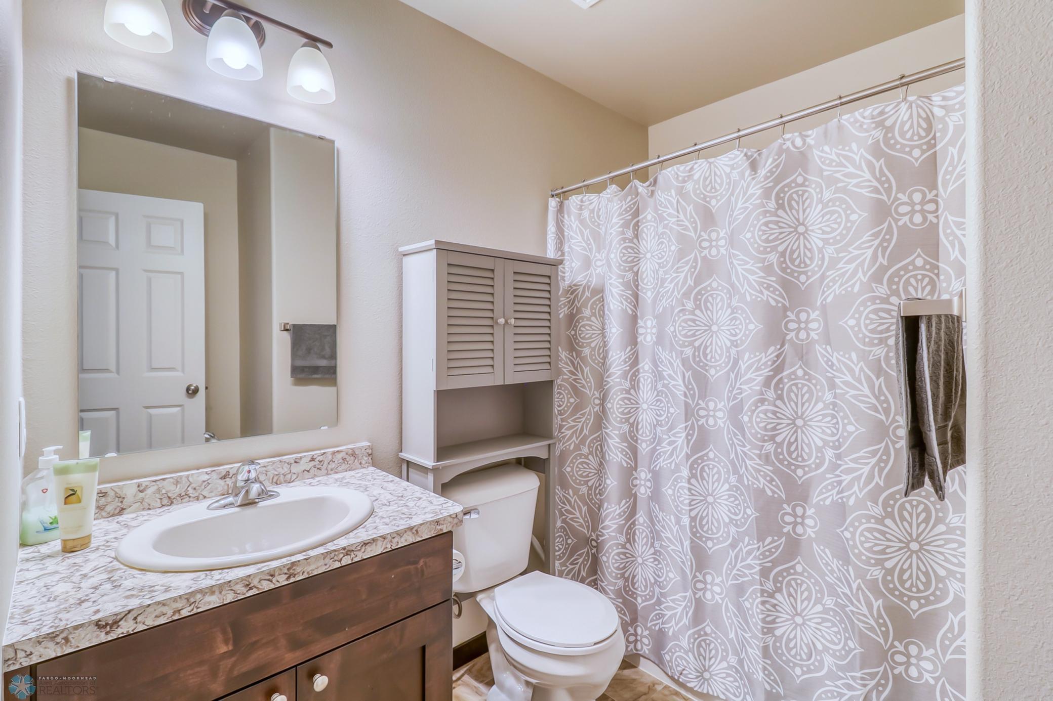 Bathroom1_1.jpg