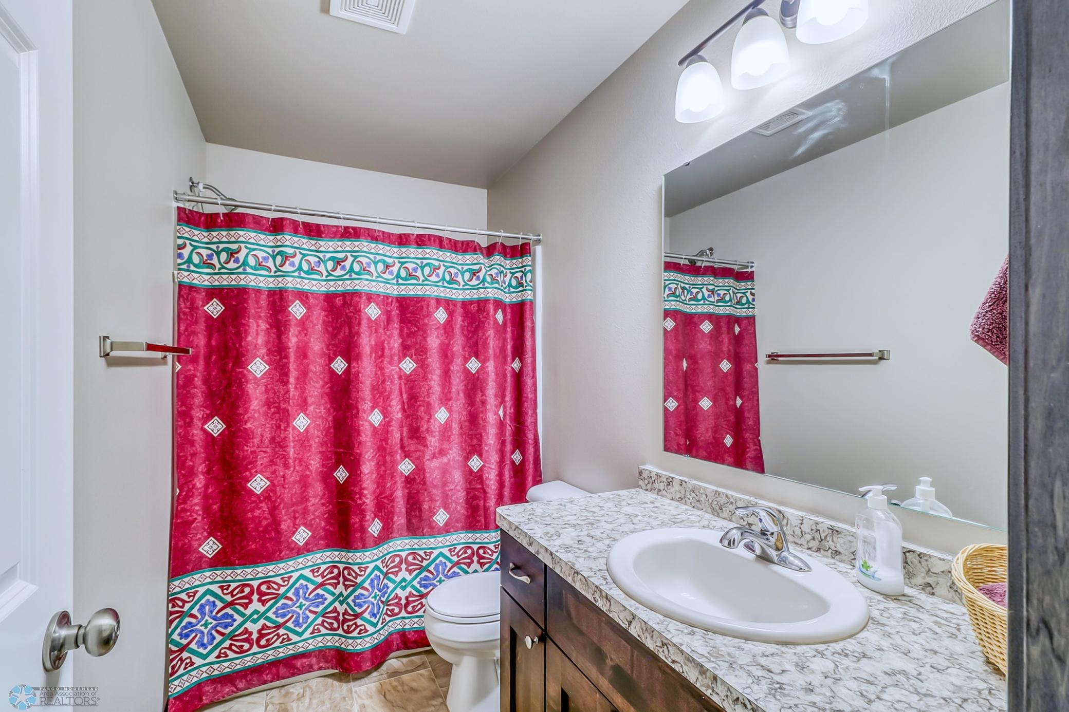 Basement Bathroom1_1.jpg