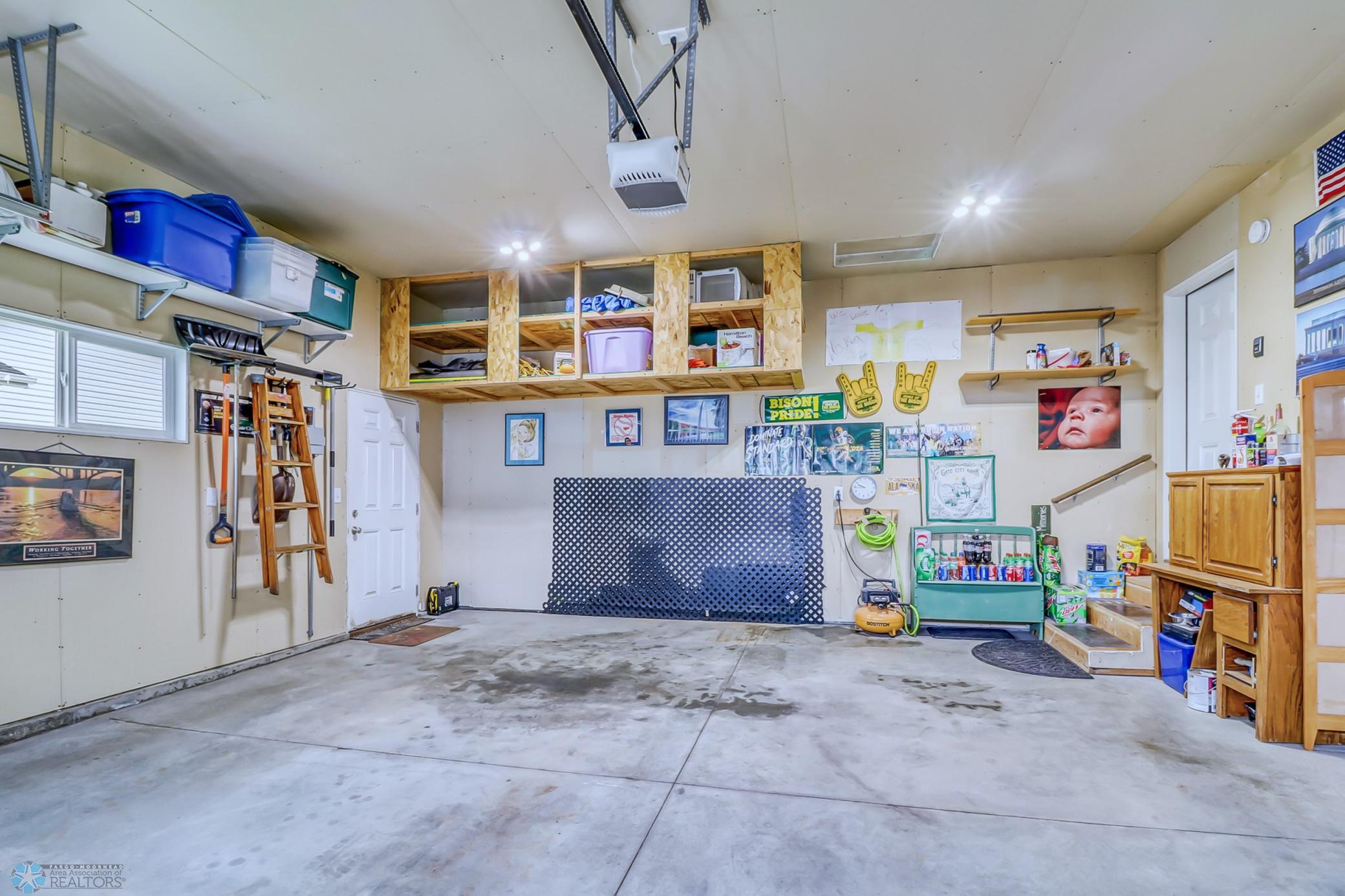 Garage1_1.jpg
