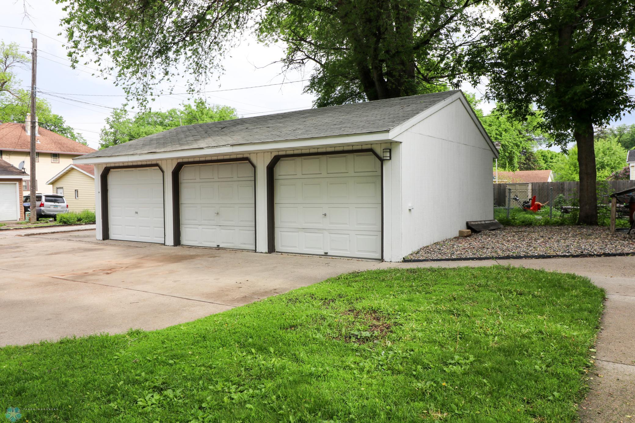 3 stall garage