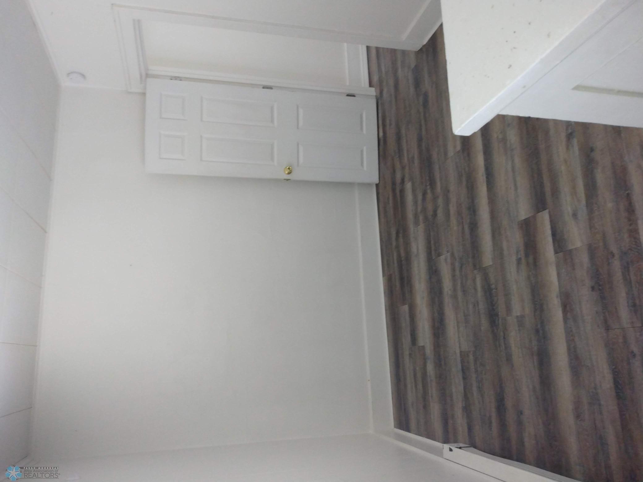 1002 entrance to deck.jpg