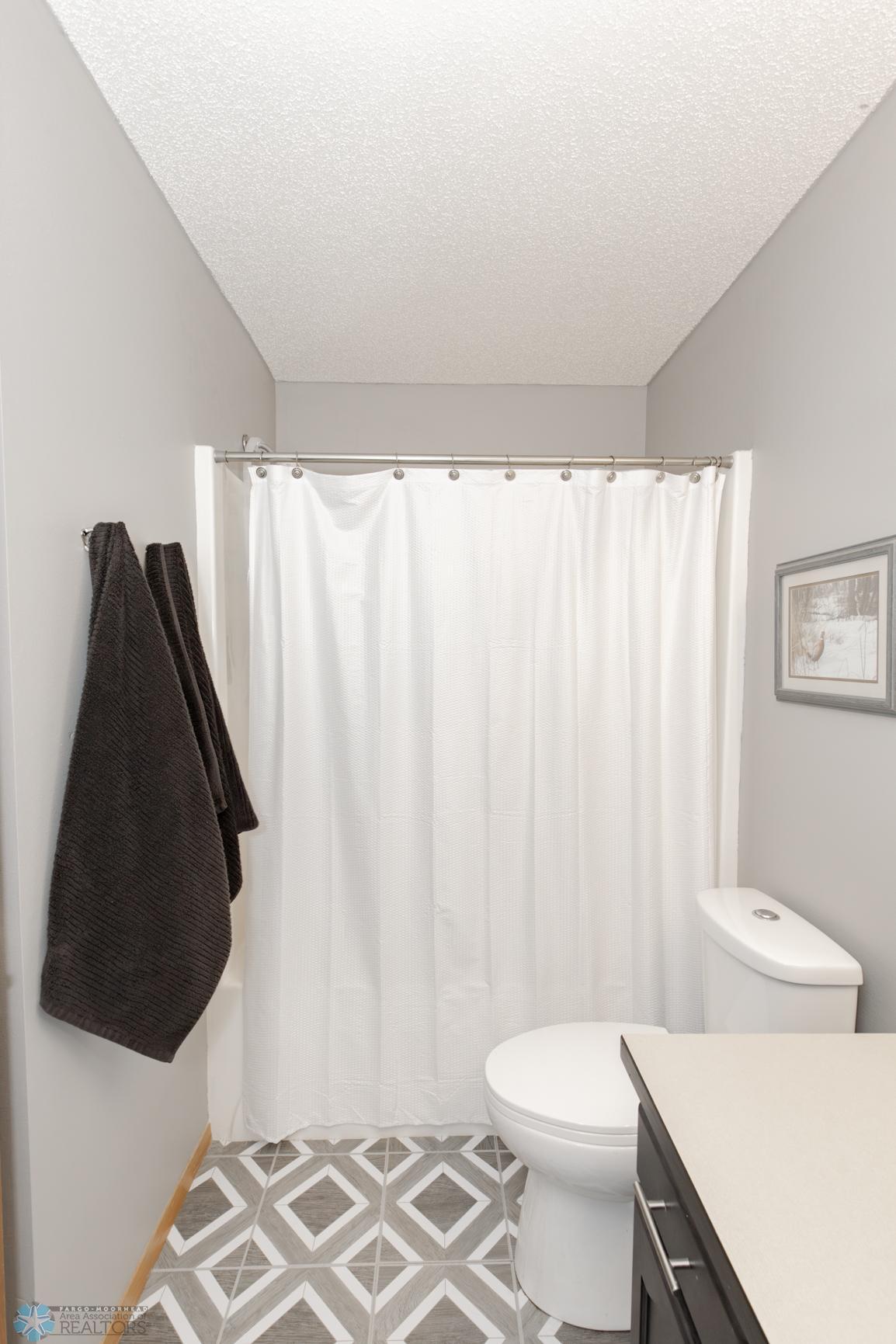 Bathroom 3 - Full