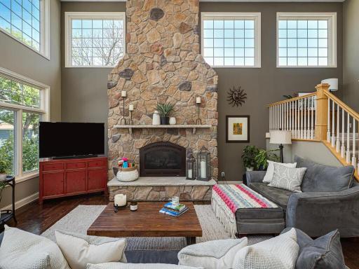 3900 Sunset Dr Spring Park MN 55384 USA-040-030-Living Room-MLS_Size.jpg