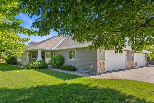 245 Ottawa Avenue SE, Hutchinson, MN 55350