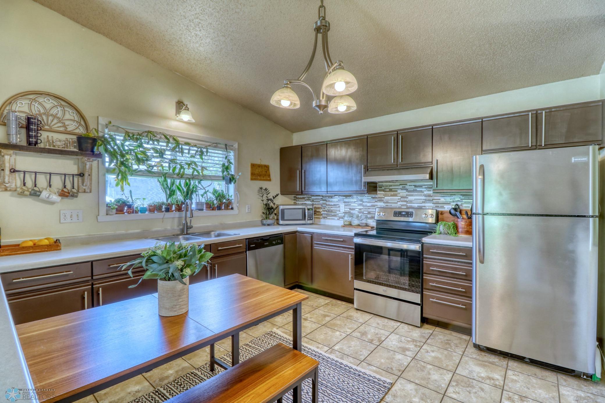 Kitchen1_3.jpg