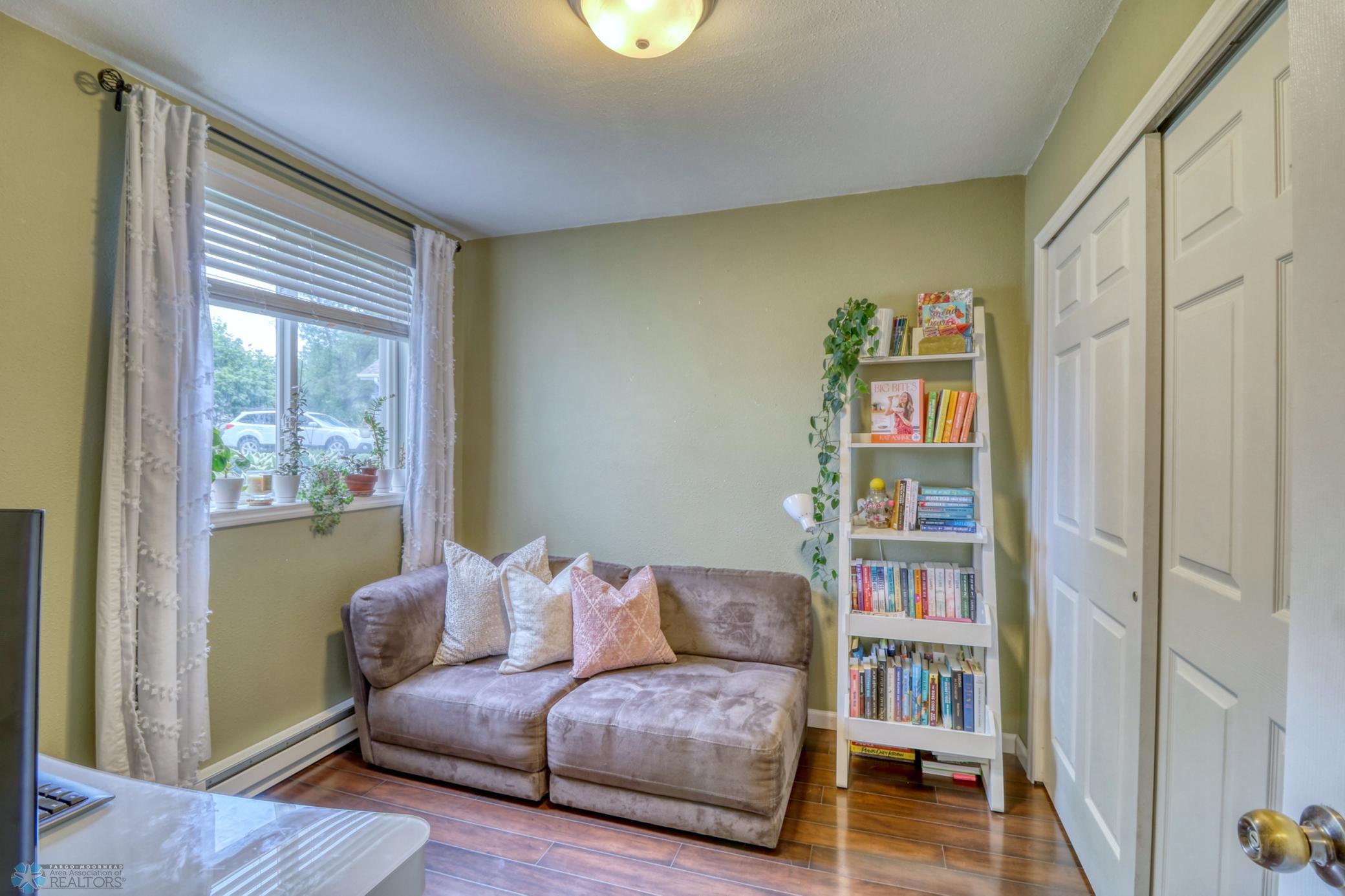 Basement Bedroom2_1.jpg