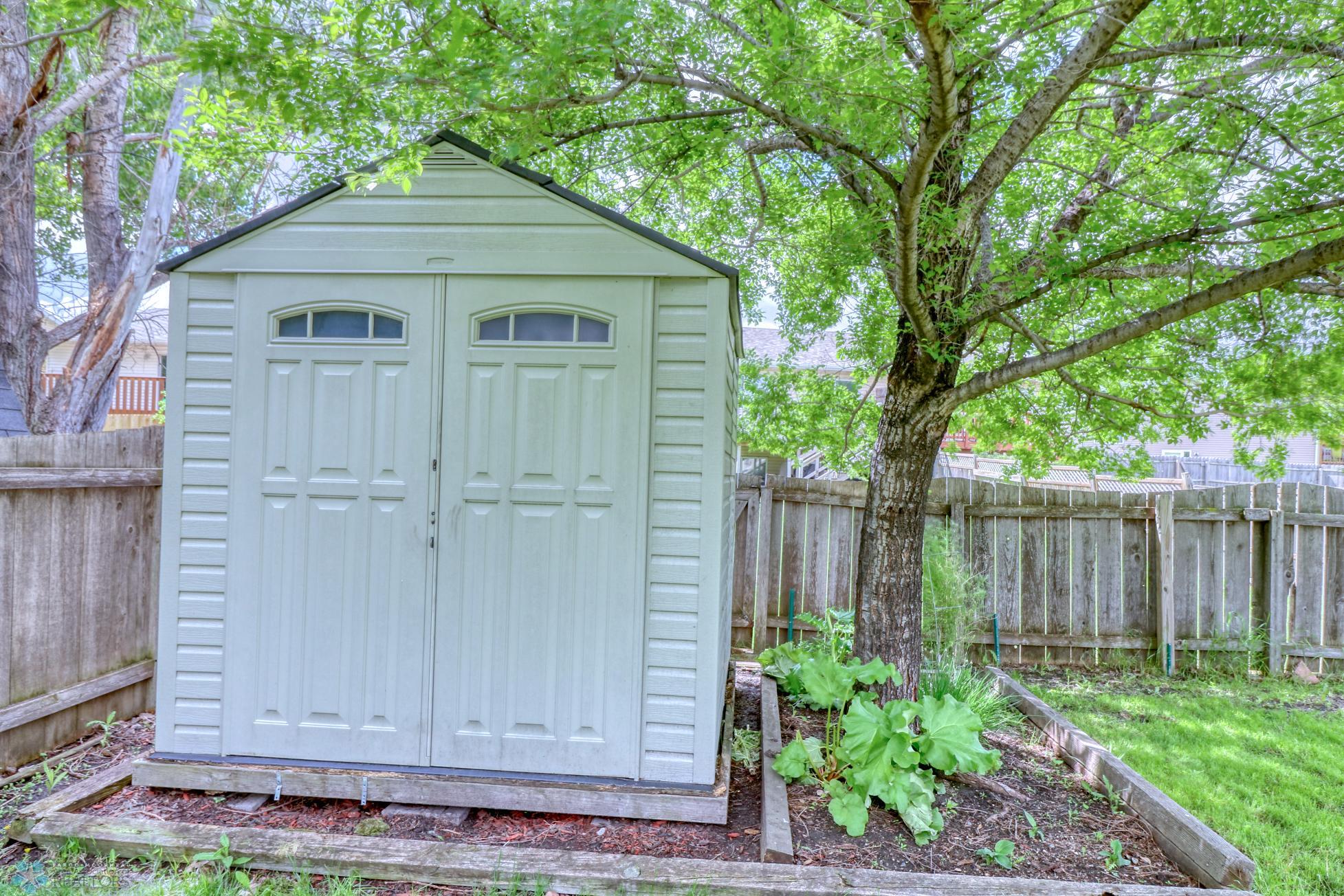 Backyard1_6.jpg