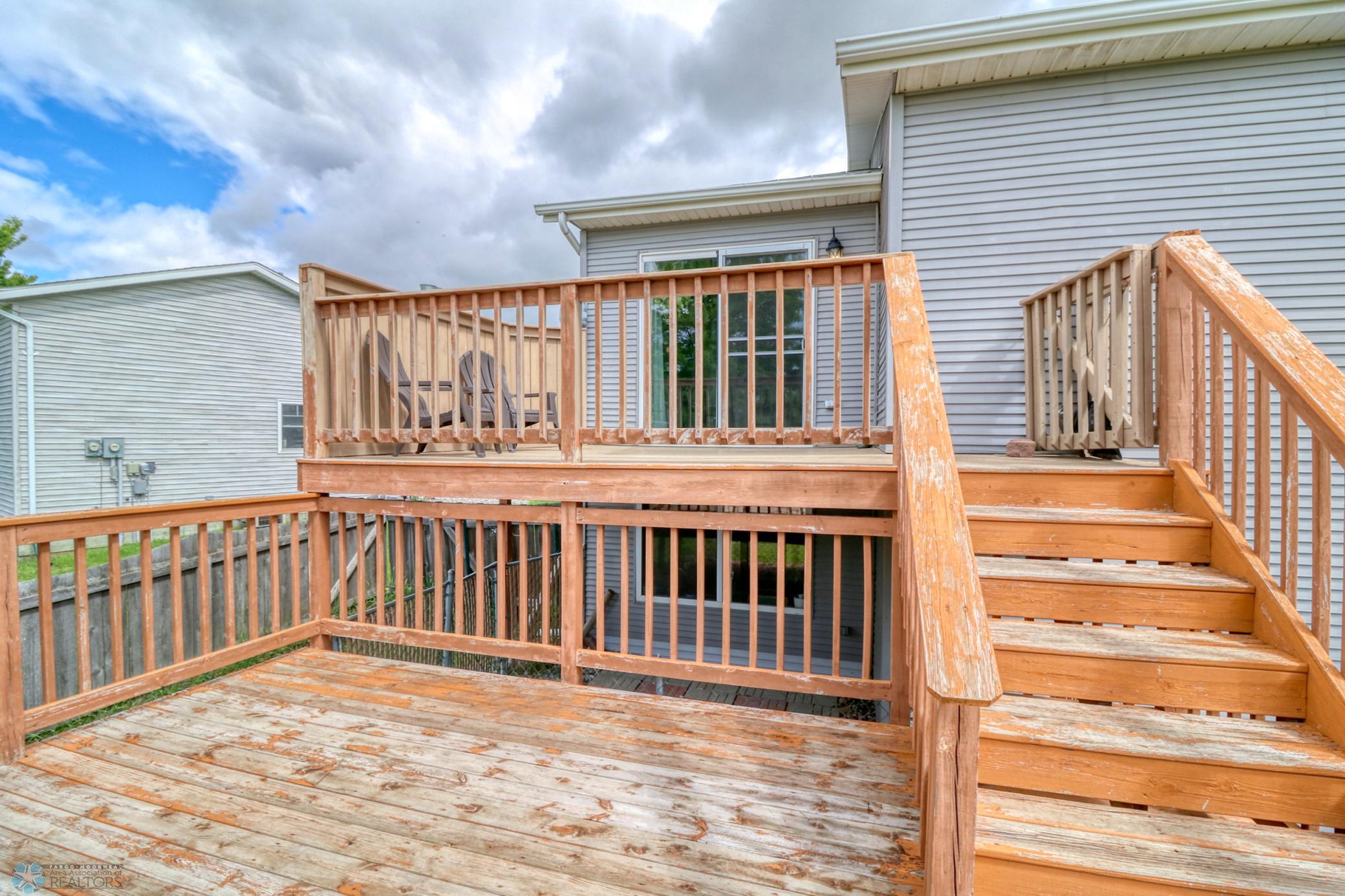Backyard_deck1_2.jpg