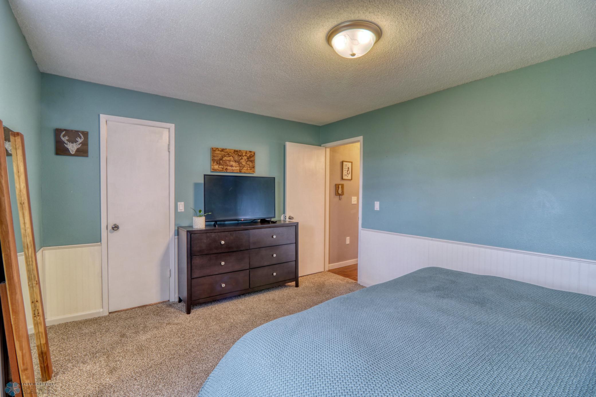 Basement Bedroom1_2.jpg