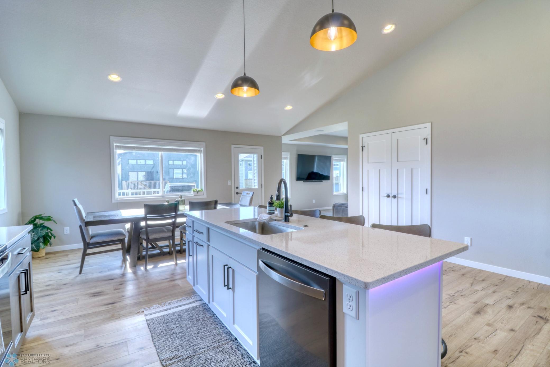 Kitchen1_8.jpg