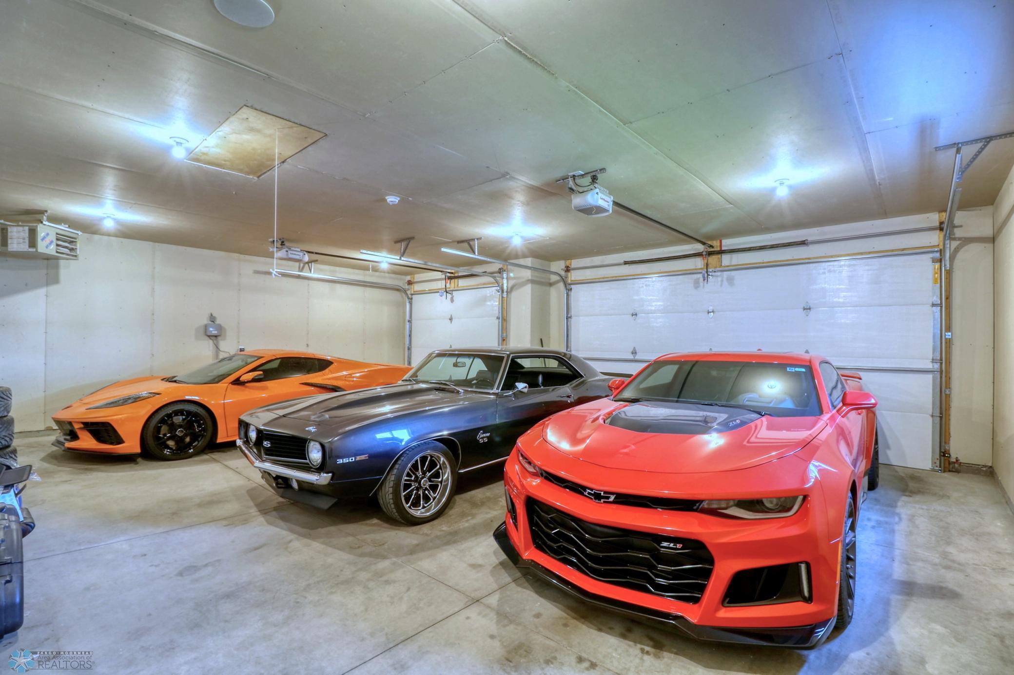 Garage1_1.jpg