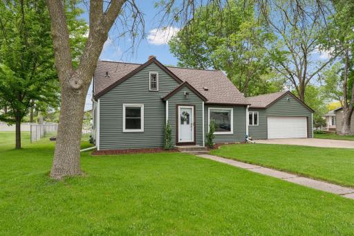 130 22nd Avenue SW, Faribault, MN 55021