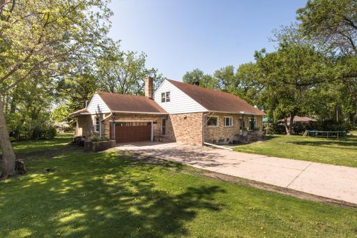419 W 10th Street, Morris, MN 56267