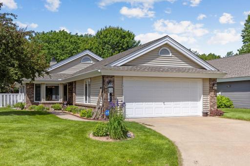 5725 Heather Ridge Drive, Saint Paul, MN 55126