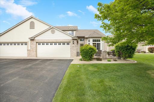01-6905 Connelly Cir, Savage, MN 55378_02.jpg