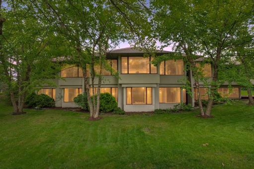 18002 Bearpath Trail, Eden Prairie, MN 55347