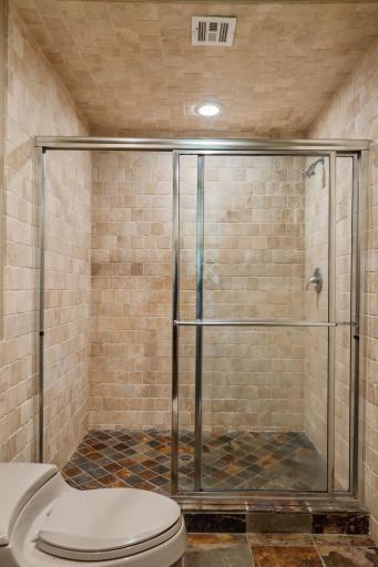 18002 Bearpath Trail, Eden Prairie, MN 55347