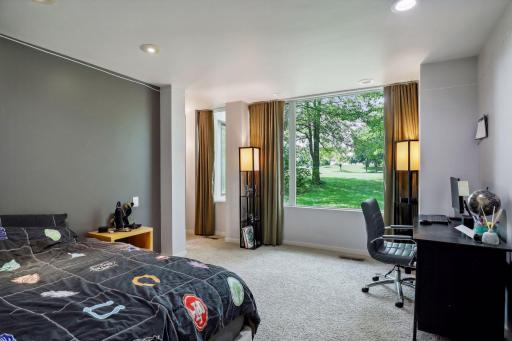 18002 Bearpath Trail, Eden Prairie, MN 55347