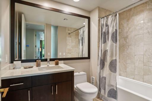 18002 Bearpath Trail, Eden Prairie, MN 55347