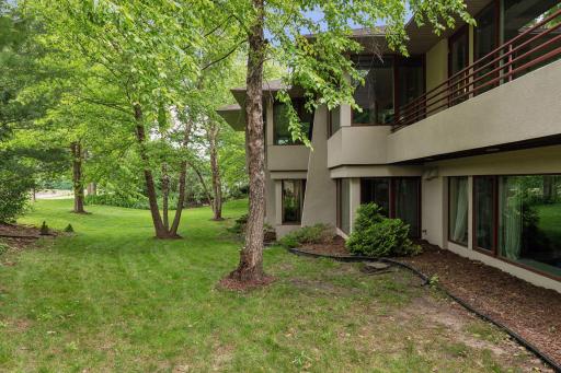 18002 Bearpath Trail, Eden Prairie, MN 55347