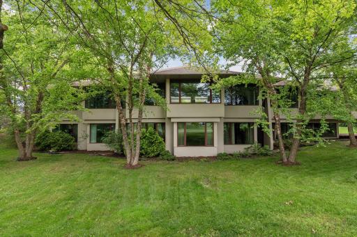 18002 Bearpath Trail, Eden Prairie, MN 55347