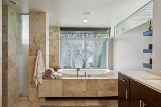 18002 Bearpath Trail, Eden Prairie, MN 55347