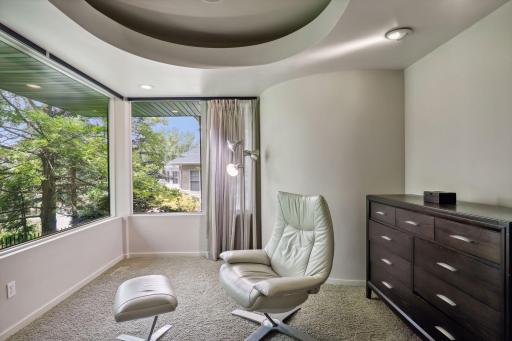 18002 Bearpath Trail, Eden Prairie, MN 55347