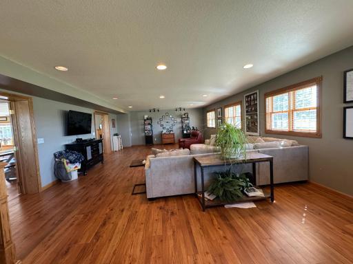 310 7th Street SW, Roseau, MN 56751