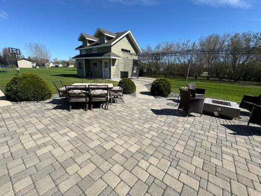 310 7th Street SW, Roseau, MN 56751