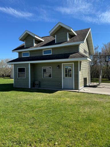 310 7th Street SW, Roseau, MN 56751