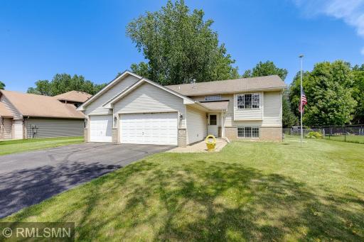 6951 137th Lane NW, Anoka, MN 55303