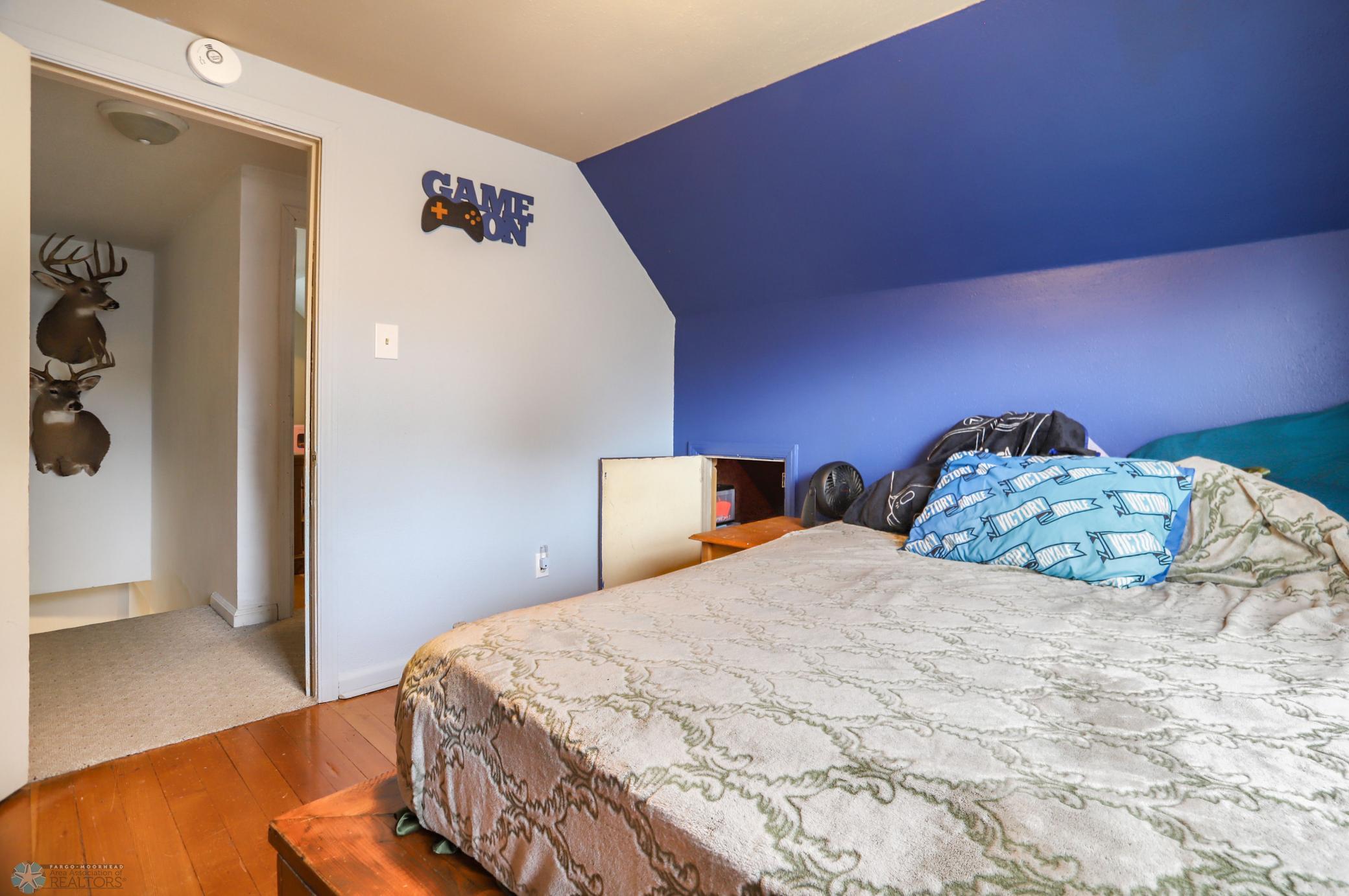 Upstairs bedroom 2