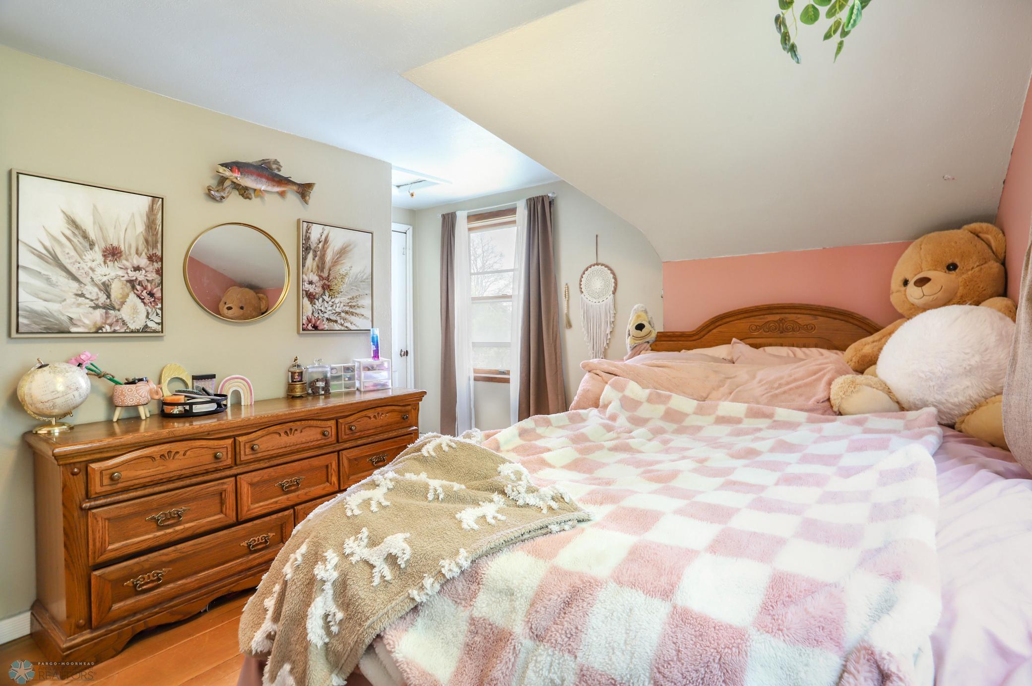 Upstairs bedroom 1