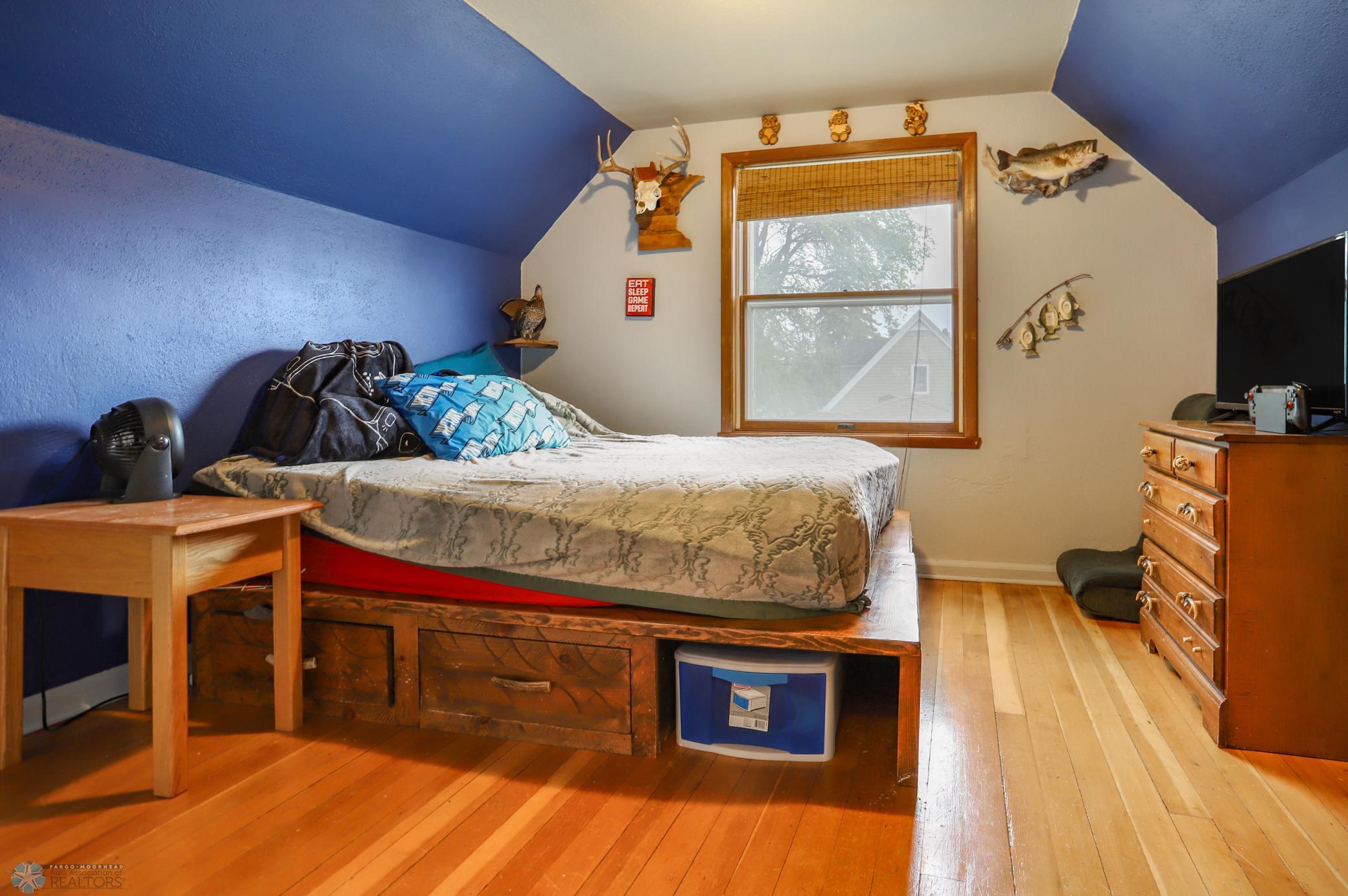 Upstairs bedroom 2