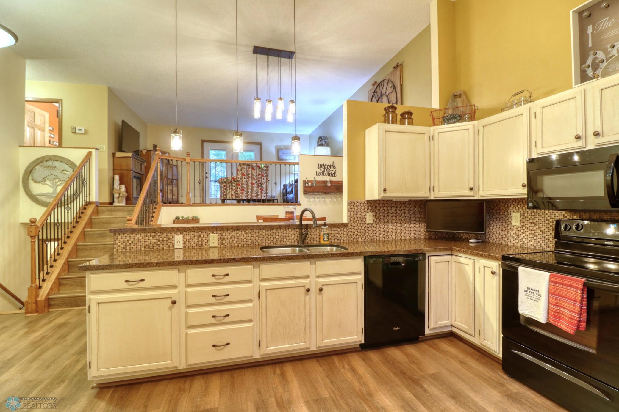Kitchen1_1.jpg