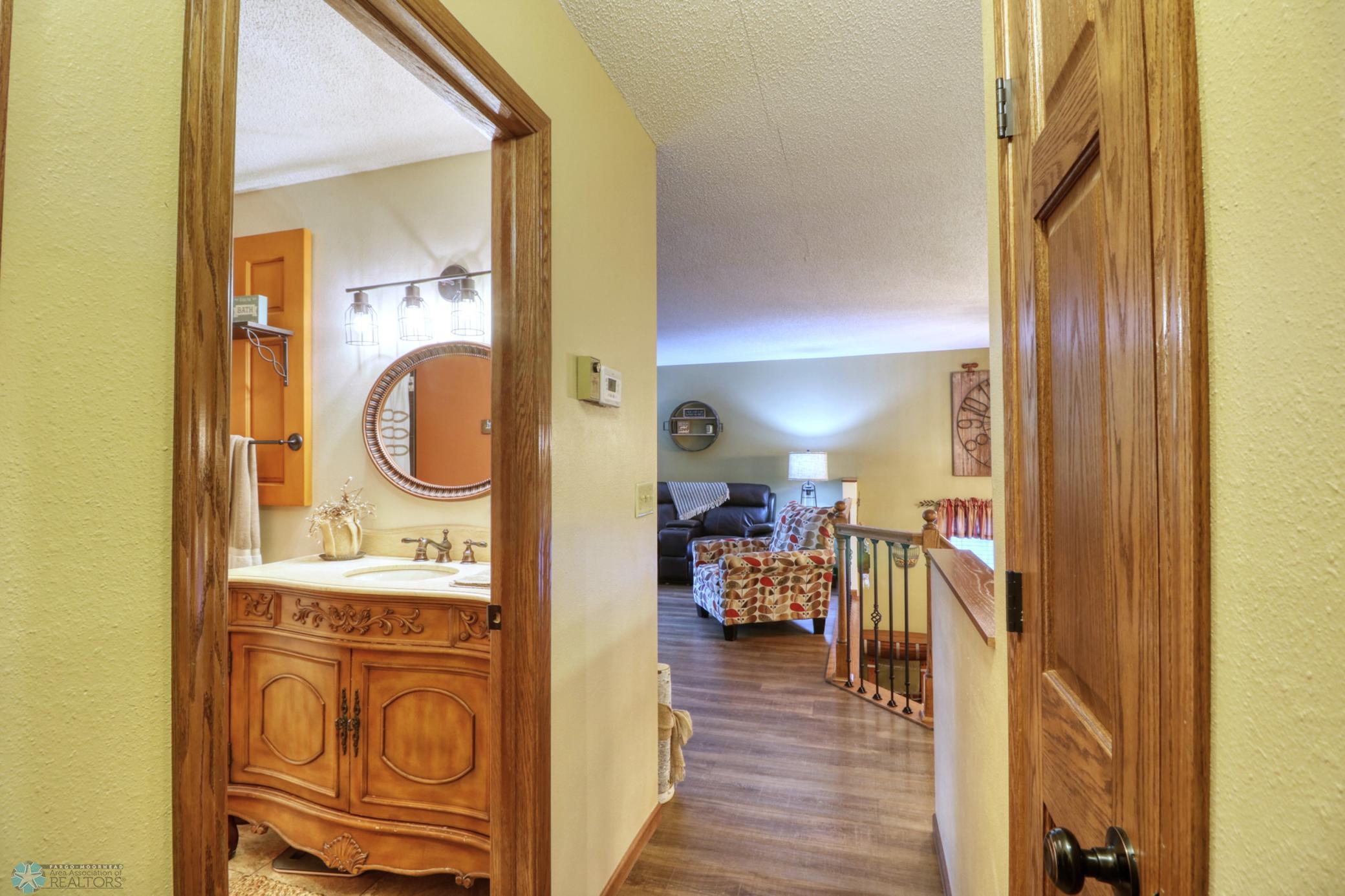 Upper Hallway1_1.jpg