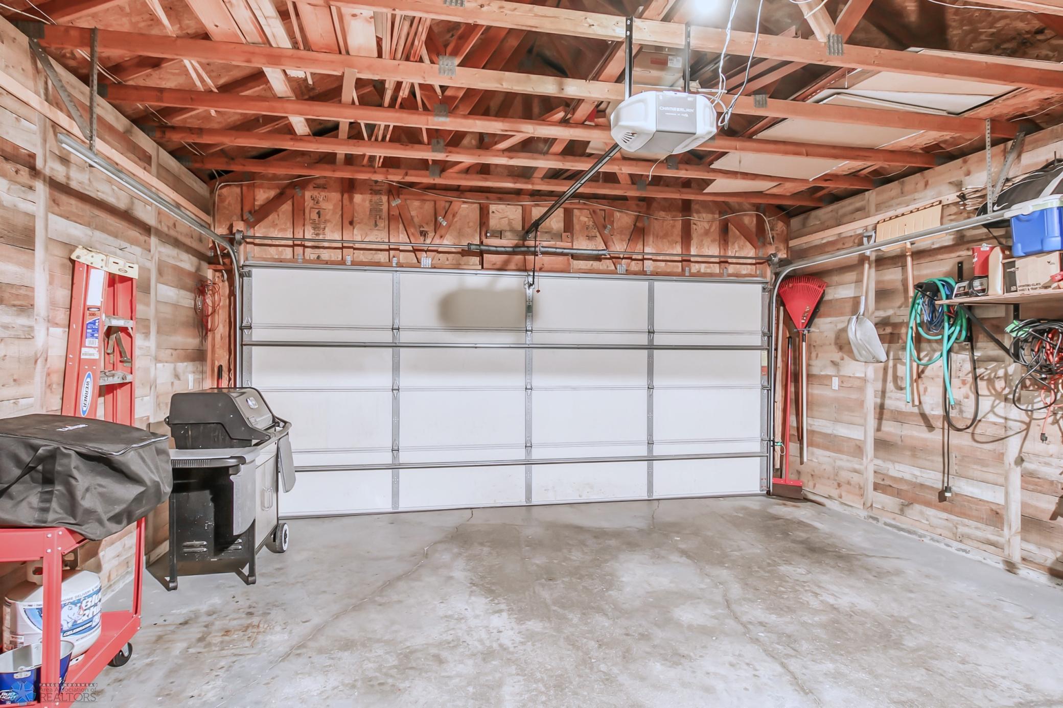 Garage1_1.jpg