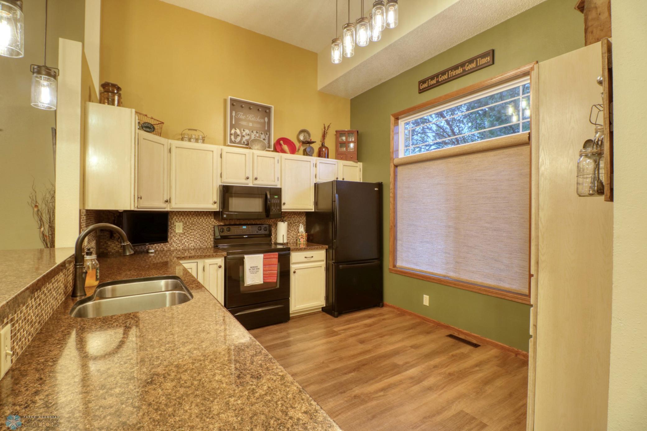 Kitchen1_6.jpg