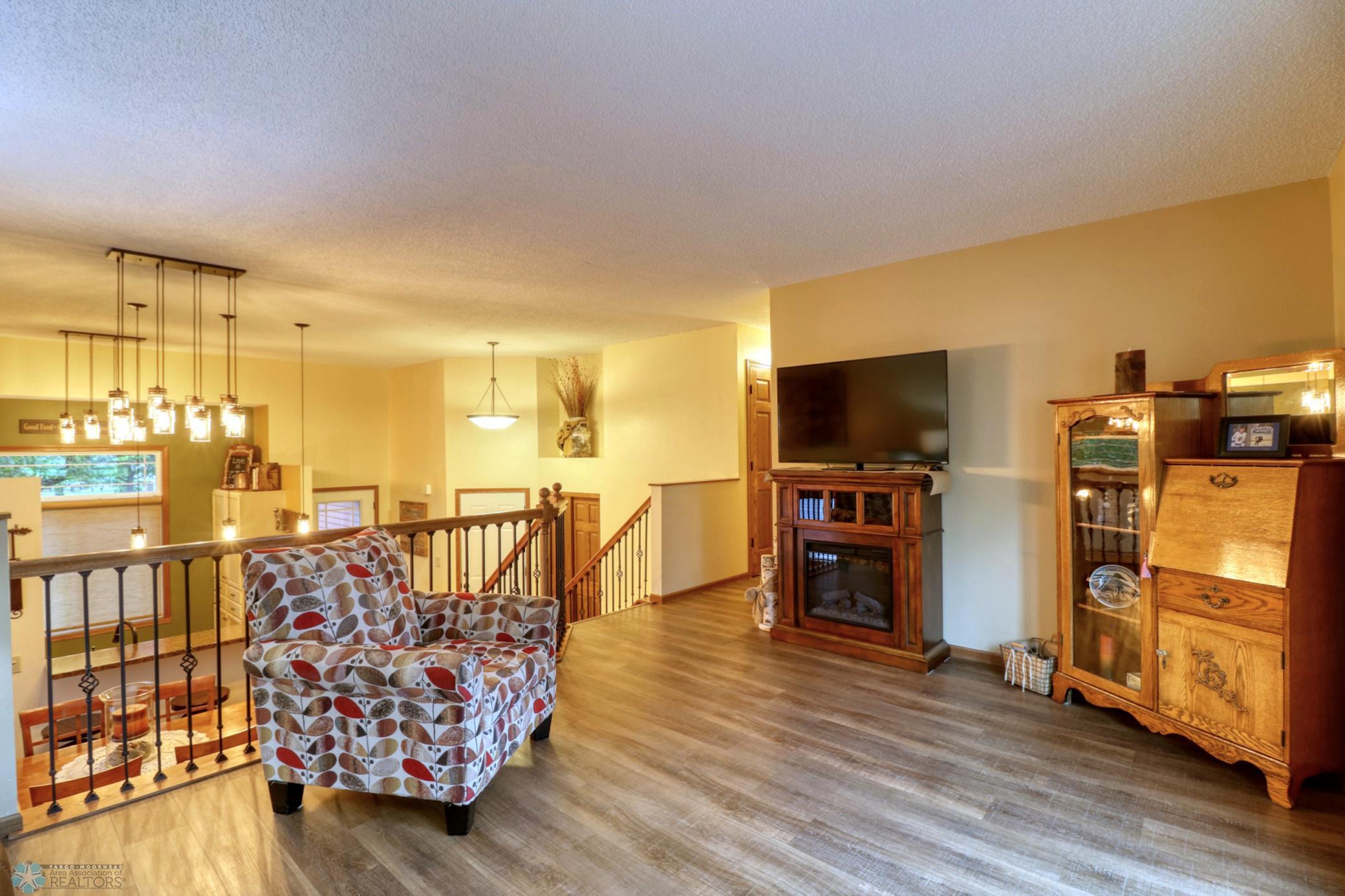 Upper Living1_2.jpg