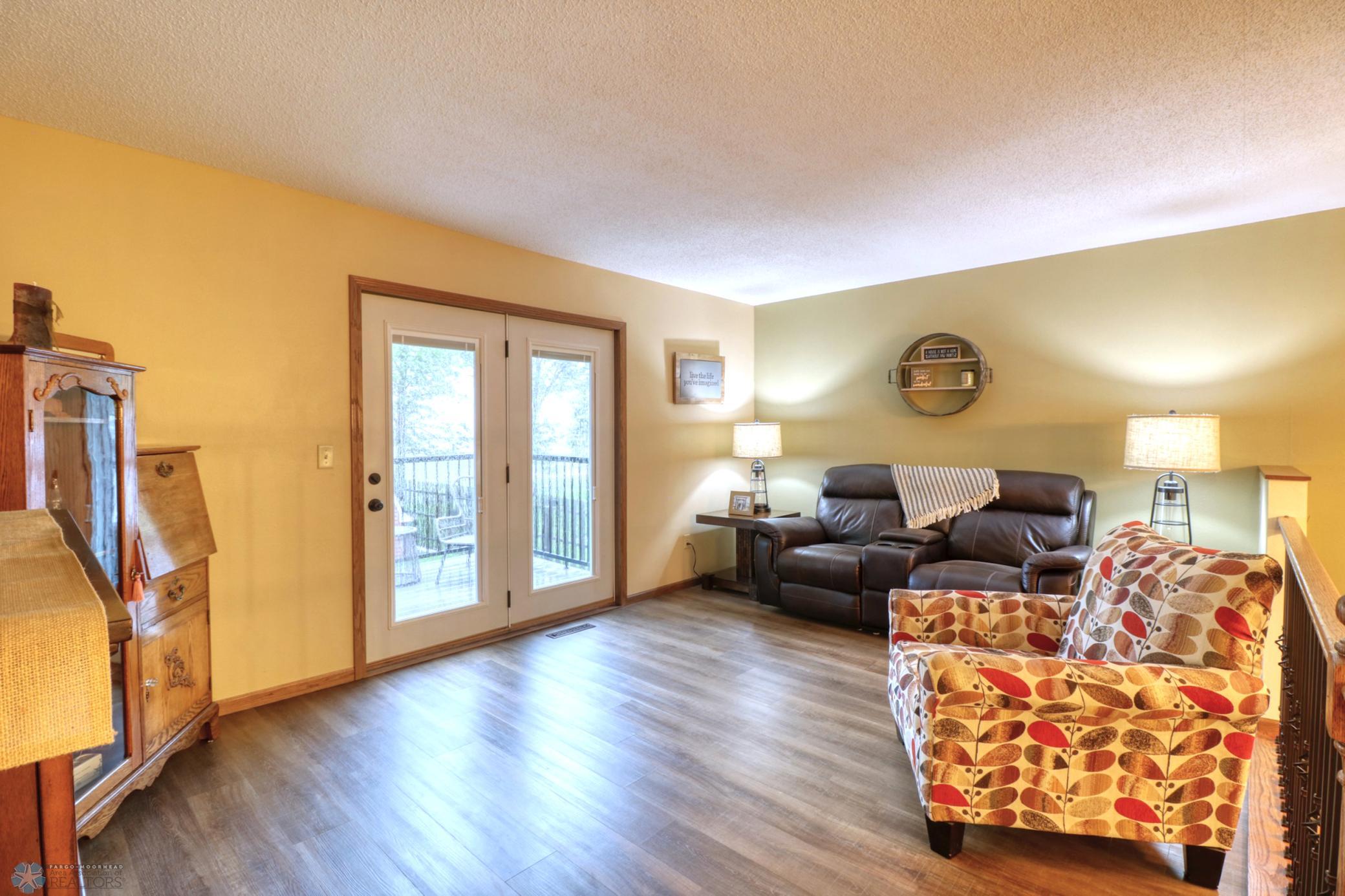 Upper Living1_1.jpg