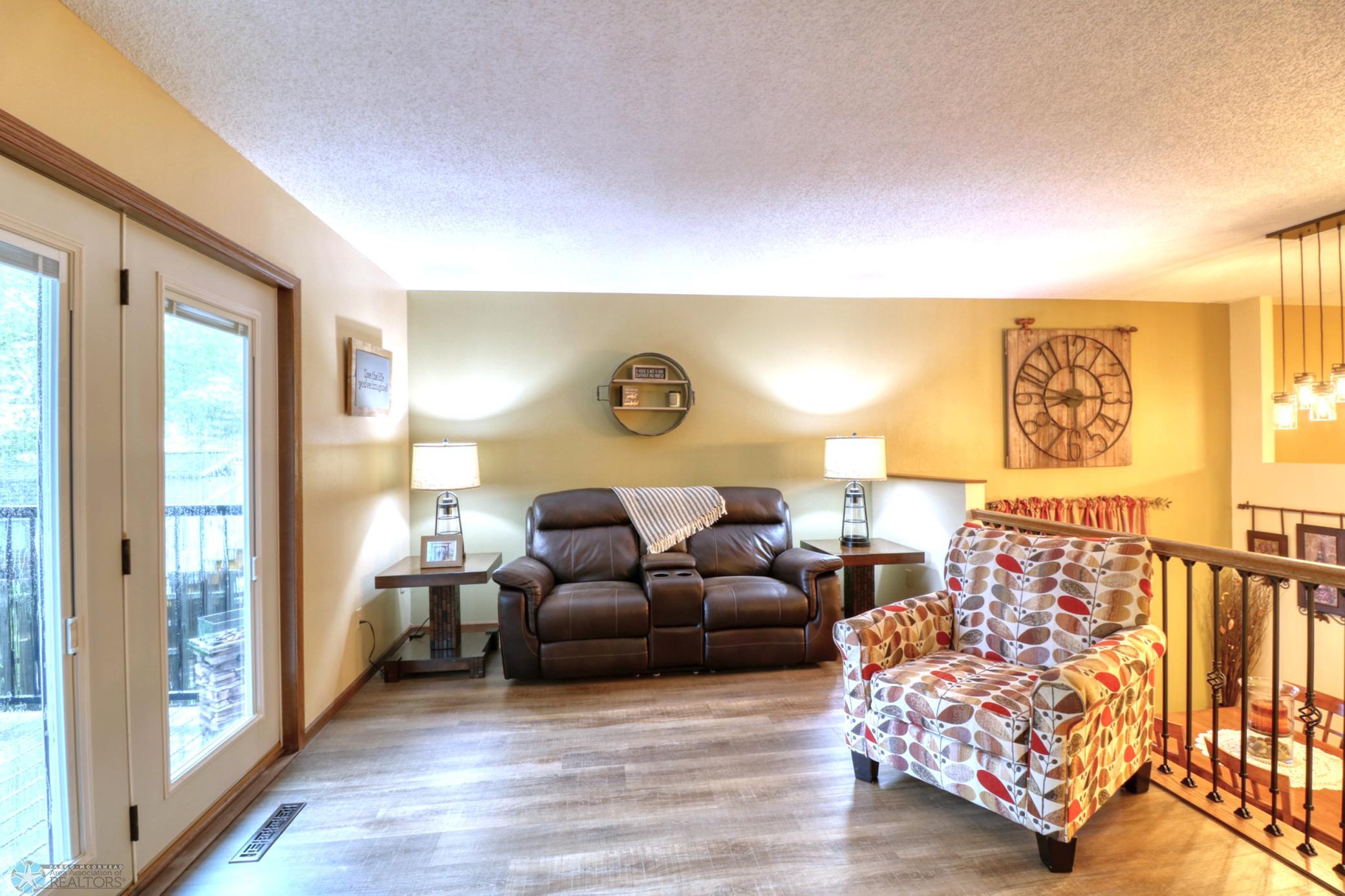 Upper Living1_3.jpg