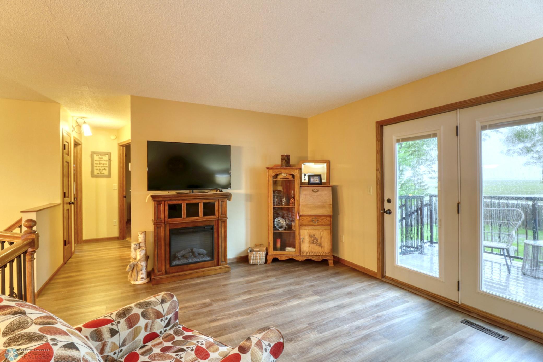 Upper Living1_4.jpg