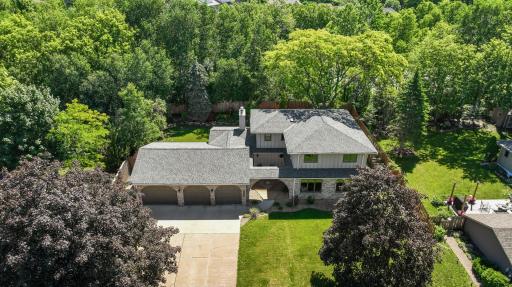 611 Gosiwin Avenue, Mahtomedi, MN 55115